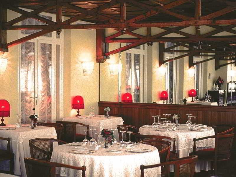 Hotel Vittoria Pesaro Kültér fotó Restaurant "La Pergola"