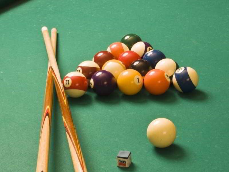 Hotel Vittoria Pesaro Kültér fotó Pool balls