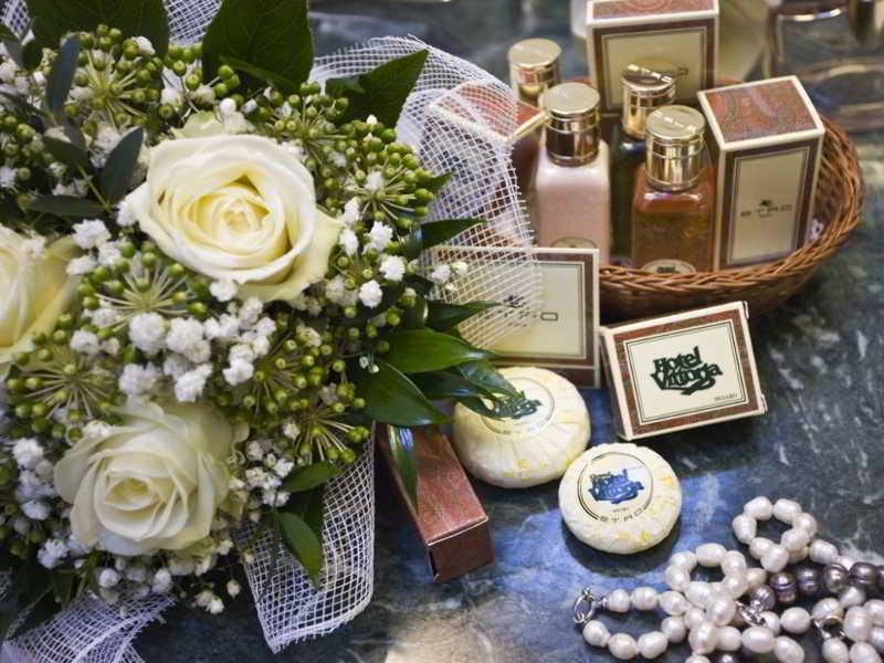 Hotel Vittoria Pesaro Kültér fotó Wedding Favors