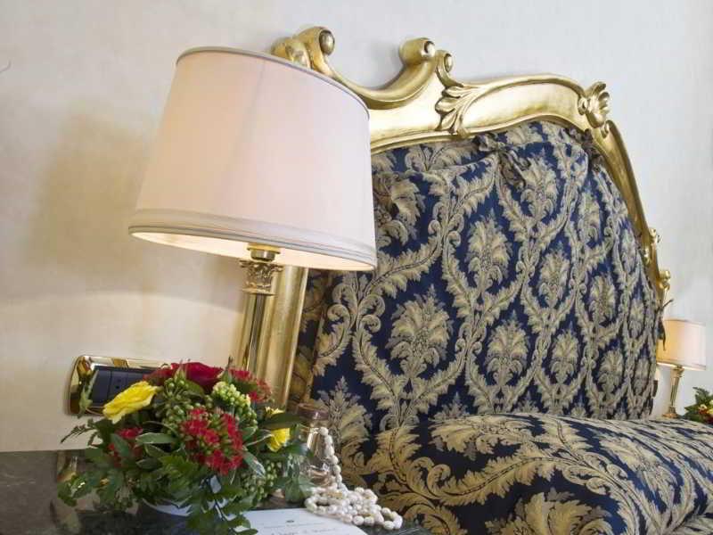 Hotel Vittoria Pesaro Kültér fotó A lampshade