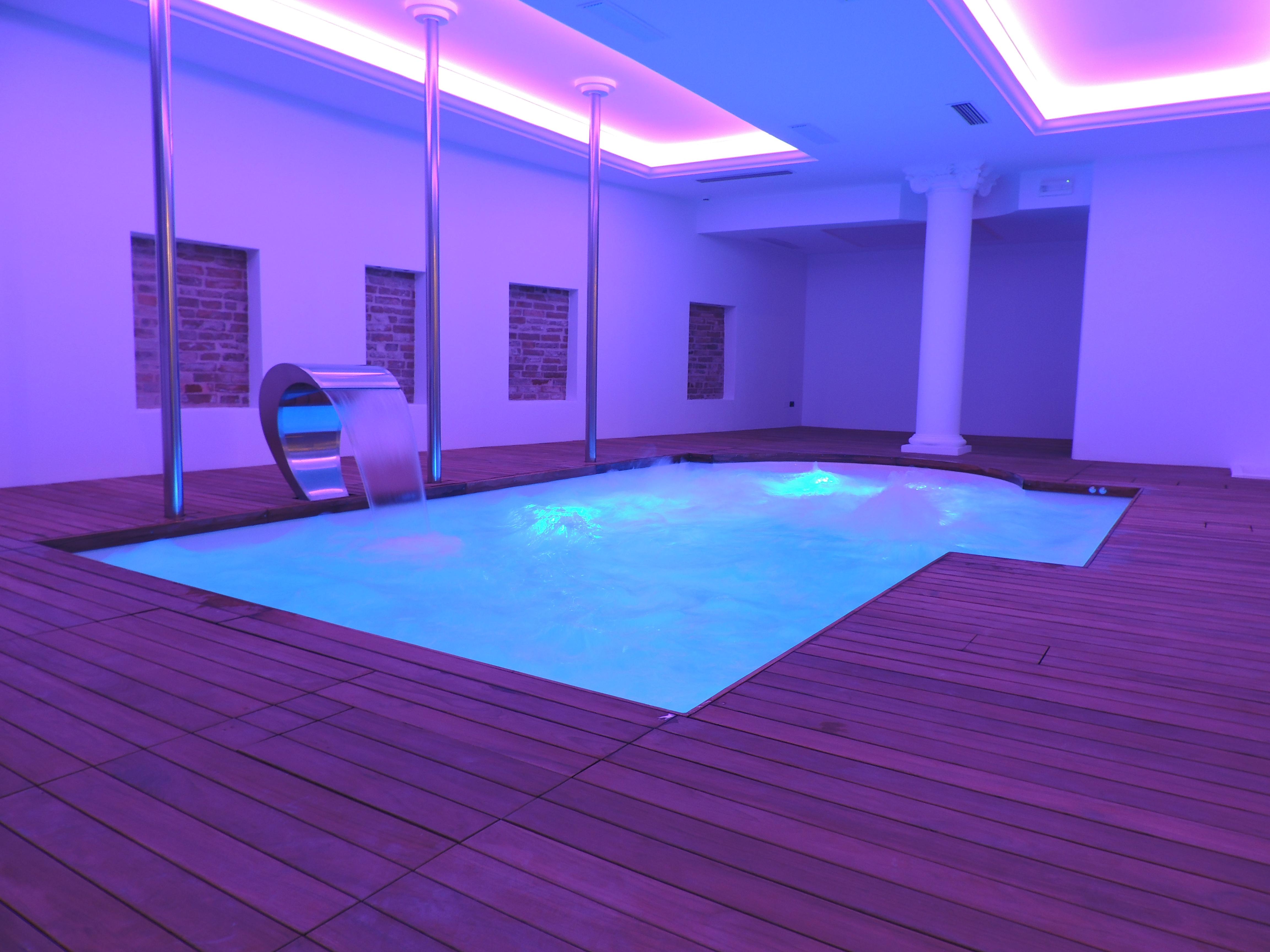 Hotel Vittoria Pesaro Kültér fotó A rendering of a swimming pool