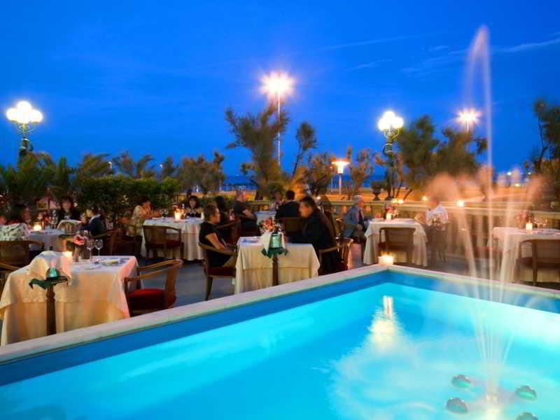 Hotel Vittoria Pesaro Kültér fotó The restaurant