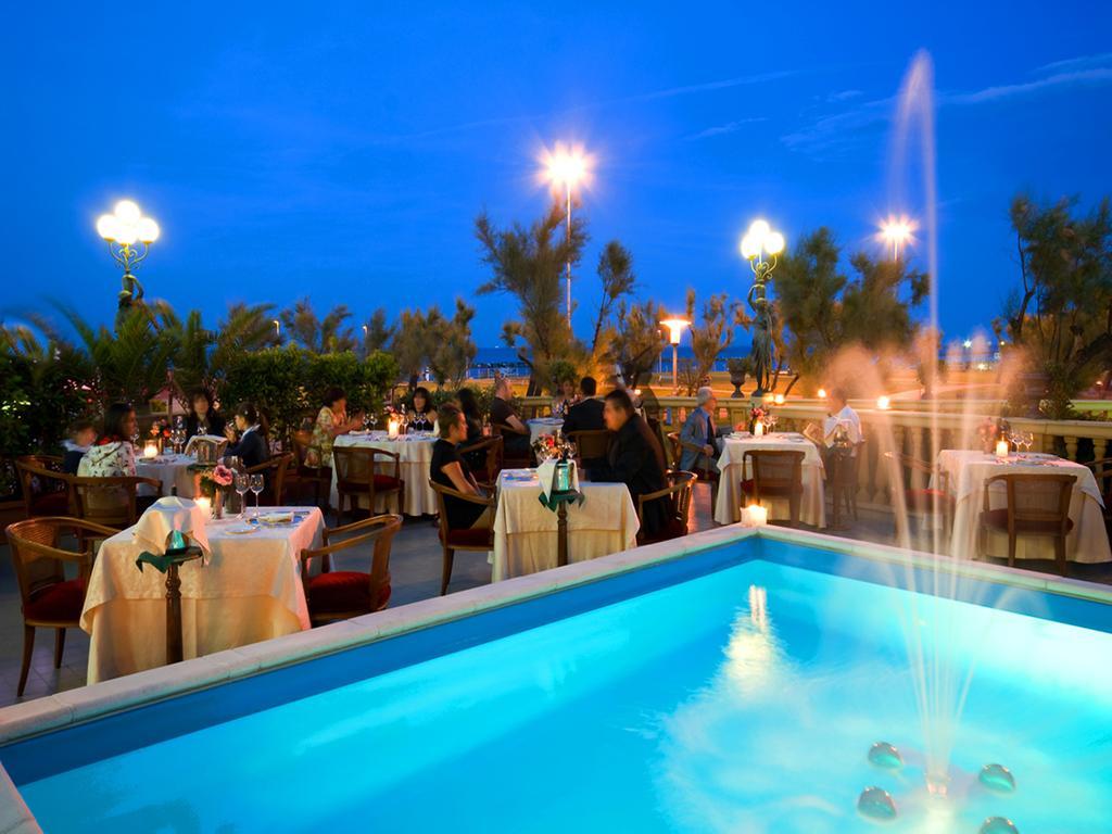 Hotel Vittoria Pesaro Kültér fotó The restaurant