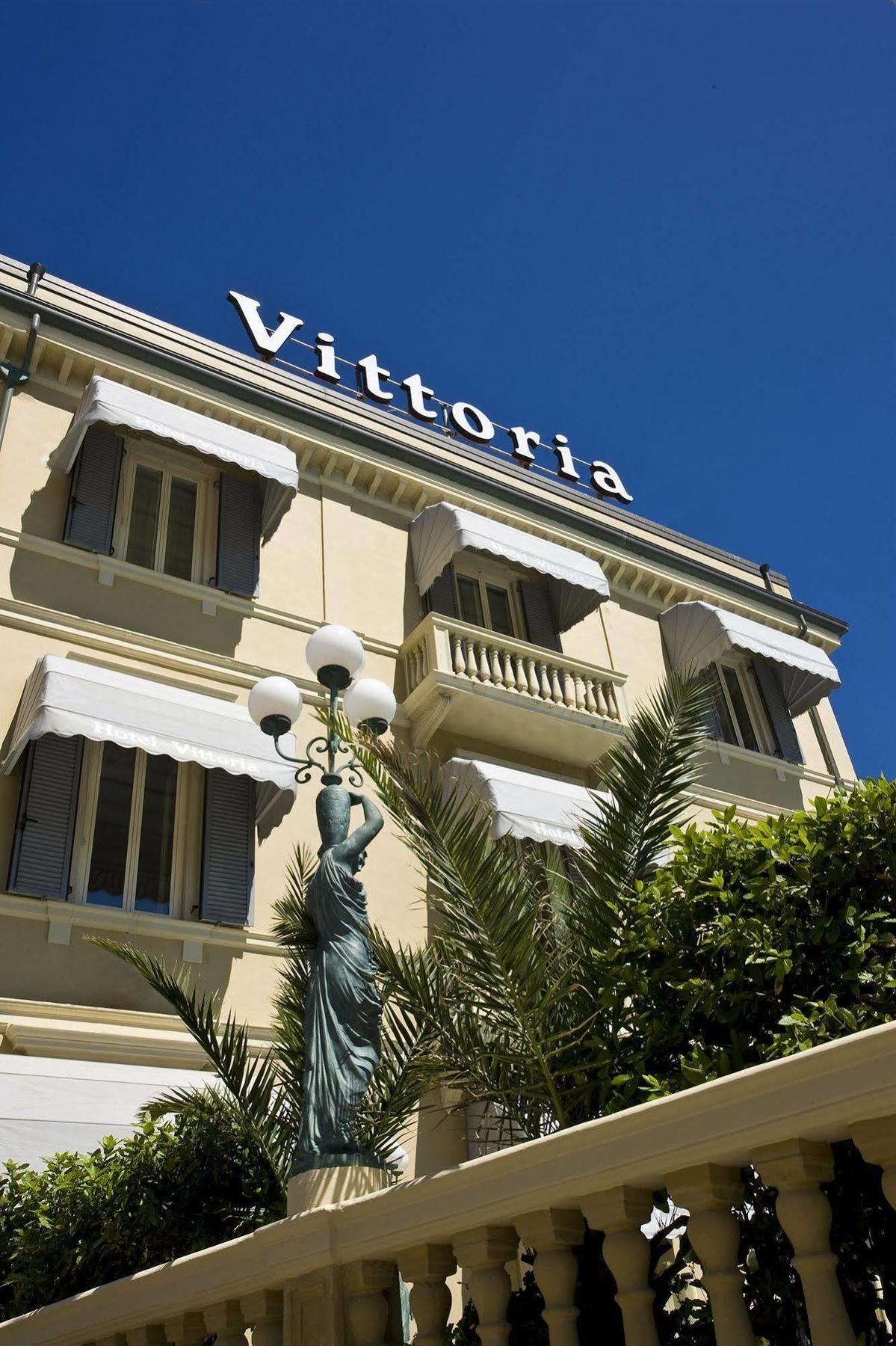 Hotel Vittoria Pesaro Kültér fotó